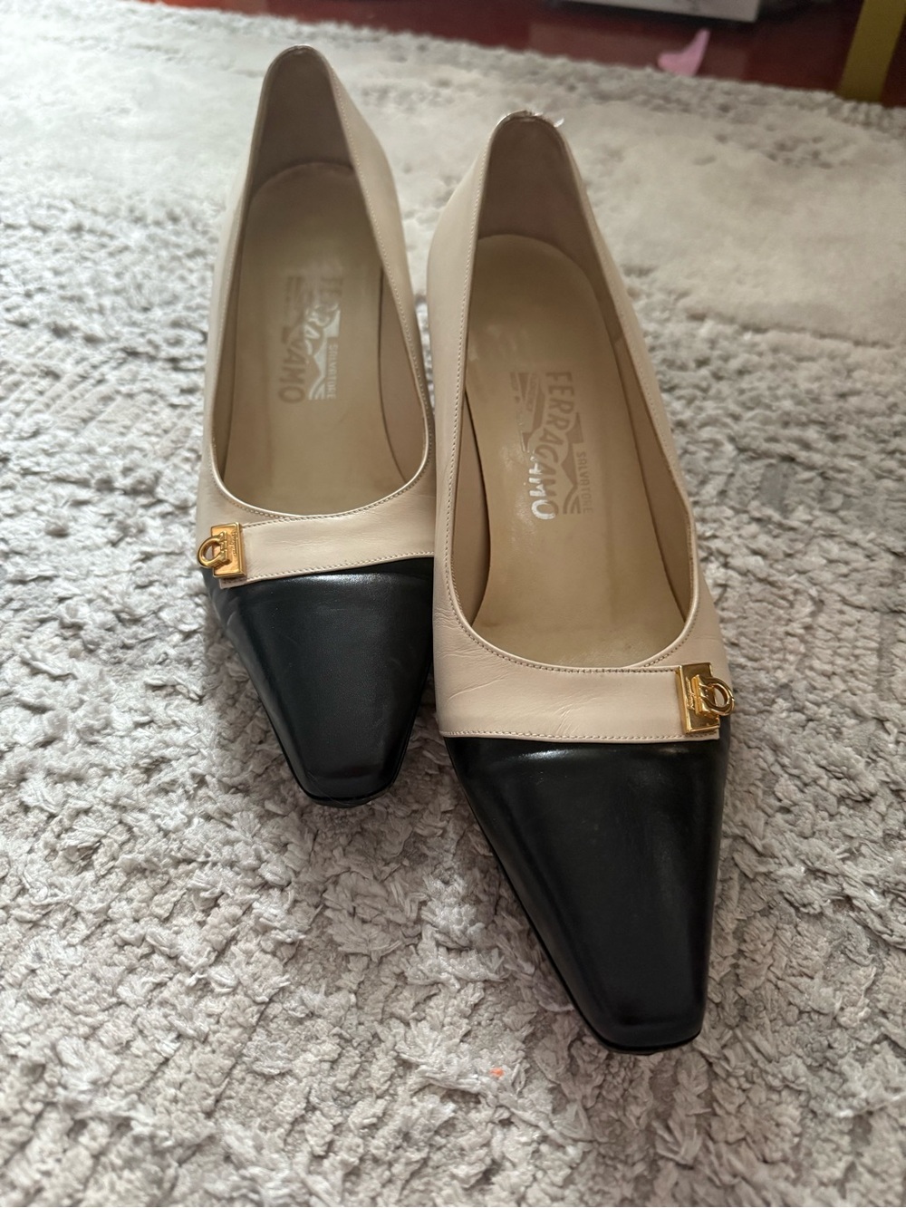 Salvatore Ferragamo Black & Cream Pointed Toe Leather Pumps with Gold Accent - Picture 2 of 7